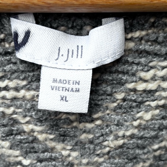 Jjill Hand-Embroidered Hooded Cardi 
Grey & Cream Print Size XL - Picture 9 of 11